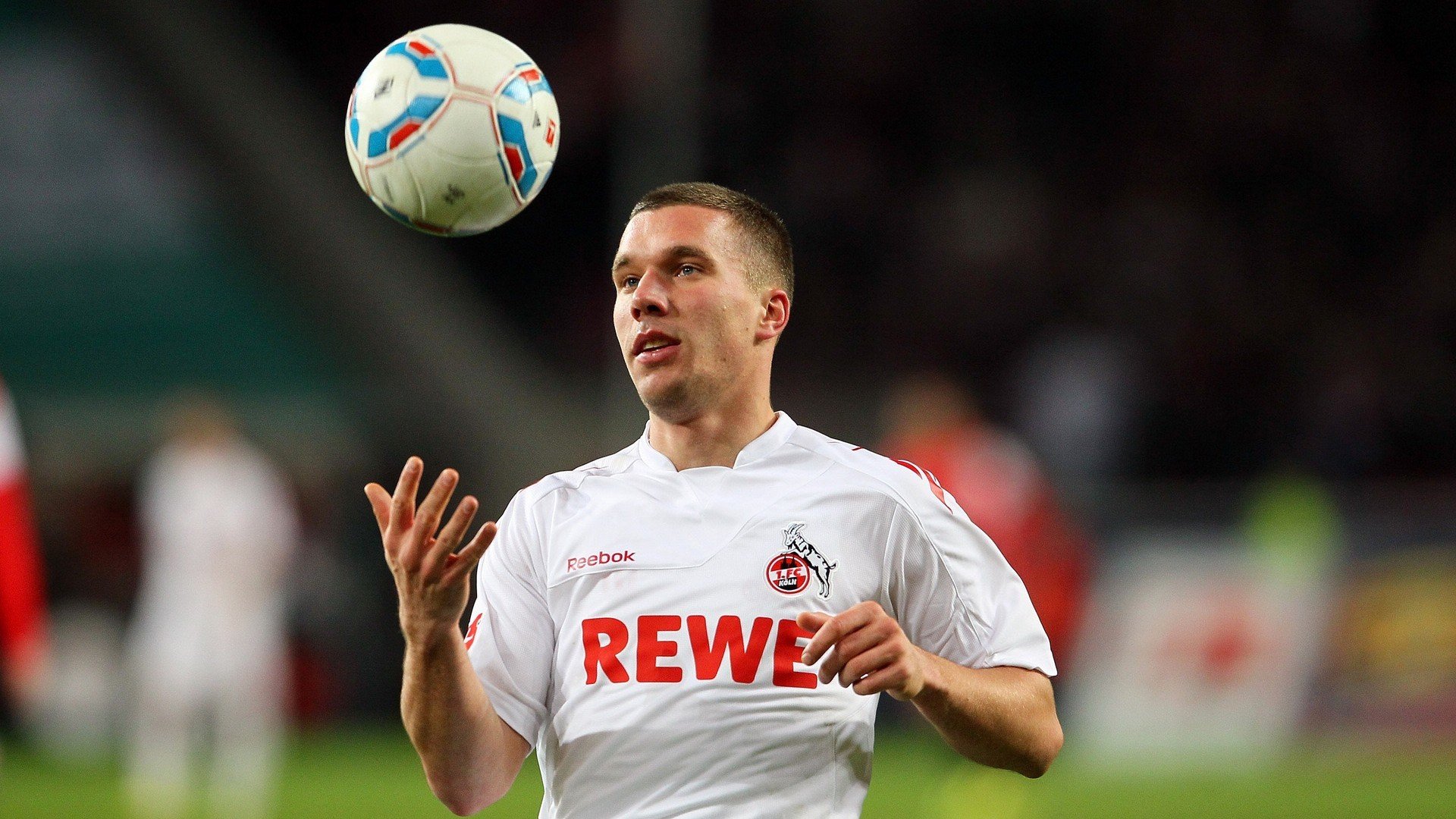 9游游戏官网-速度的极限：WRC赛道上的突破与创新技术，wrc赛车最高时速